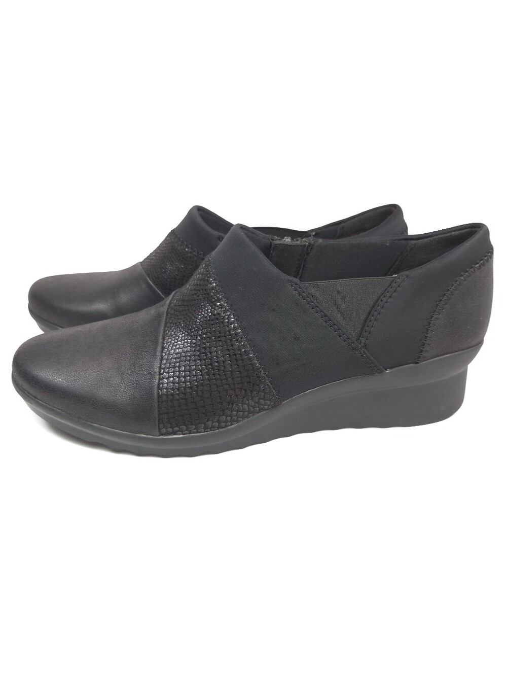 Clarks Black Textured Slip‑On Wedge Sz 8.5